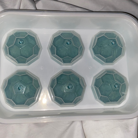 Large Ice Cube Tray set of 2 - Picture 7 of 8